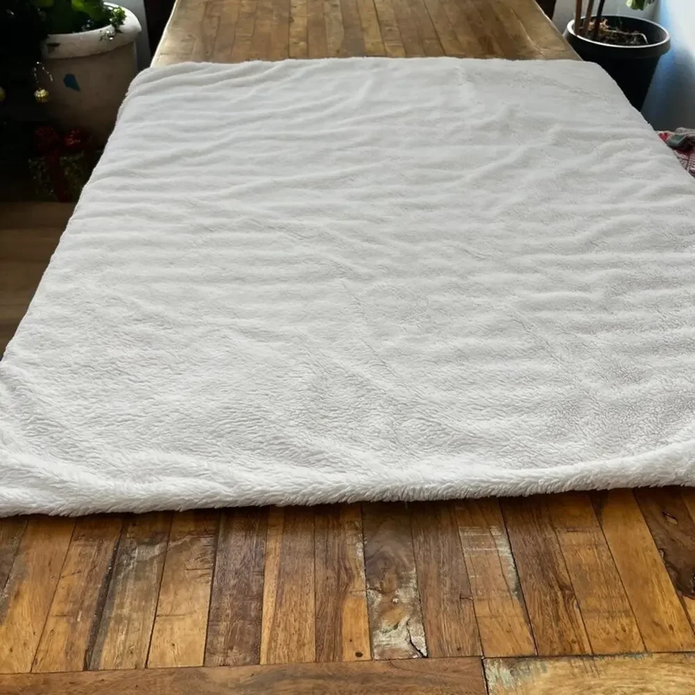 Lululemon Ivivva Pottery Barn Teen Blanket Salmon Pink Quilted Puff Throw 50x60